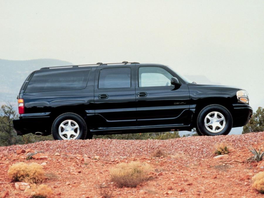  GMC Yukon XL Denali 2001 года  (фото 8 из 15)